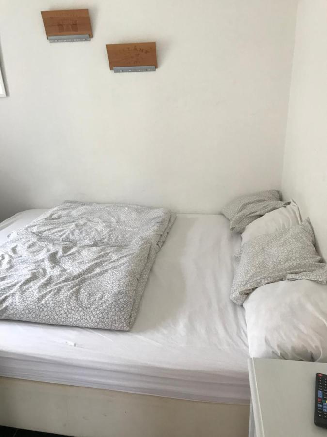 Kerti Franciaagyas Apartman Вац Экстерьер фото